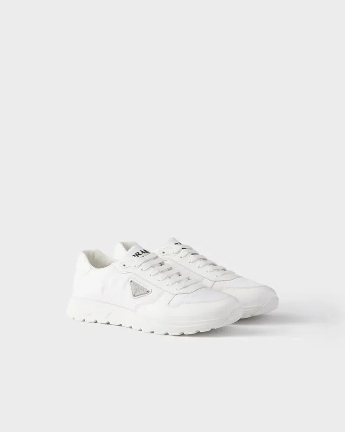 Tenisky Prax 01 z materiálu Re-Nylon a broušené kůže Tenisky Prax 01 z materiálu Re-Nylon a broušené kůže