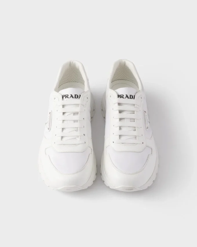 Tenisky Prax 01 z materiálu Re-Nylon a broušené kůže Tenisky Prax 01 z materiálu Re-Nylon a broušené kůže