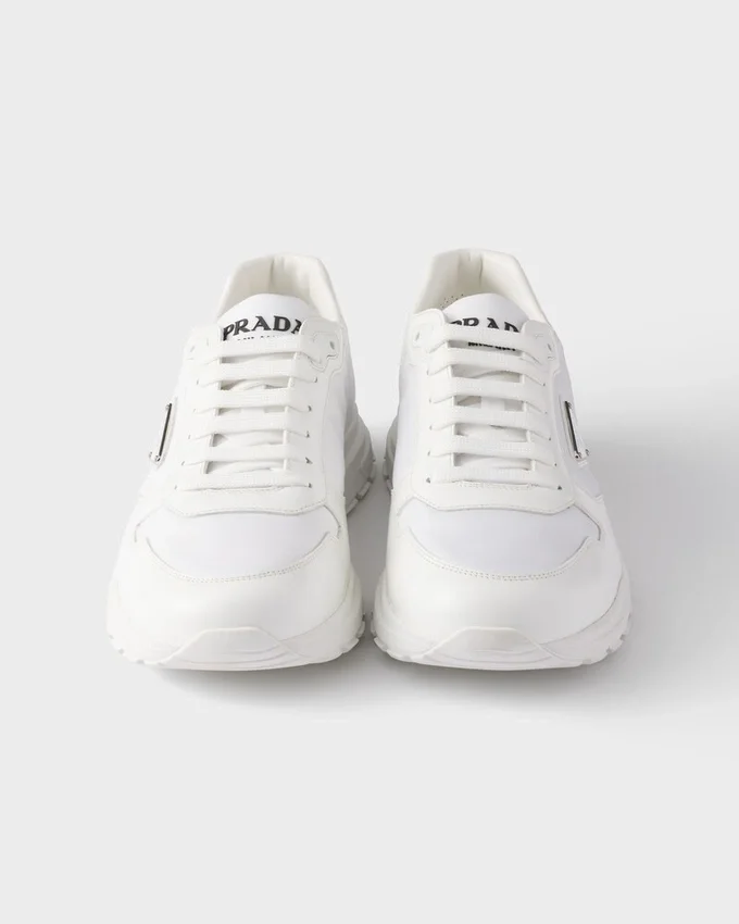 Tenisky Prax 01 z materiálu Re-Nylon a broušené kůže Tenisky Prax 01 z materiálu Re-Nylon a broušené kůže