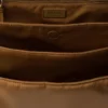 Velká polstrovaná taška přes rameno Prada Traveller z materiálu Re-Nylon Velká polstrovaná taška přes rameno Prada Traveller z materiálu Re-Nylon