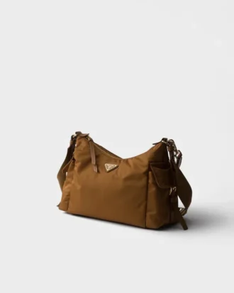 Velká taška Prada Explore z materiálu Re-Nylon a kůže