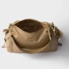 Velká taška Prada Explore z materiálu Re-Nylon a kůže Velká taška Prada Explore z materiálu Re-Nylon a kůže