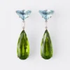 Visací náušnice Couleur Vivante – bílé zlato s akvamarínem, peridotem a diamanty Visací náušnice Couleur Vivante – bílé zlato s akvamarínem, peridotem a diamanty
