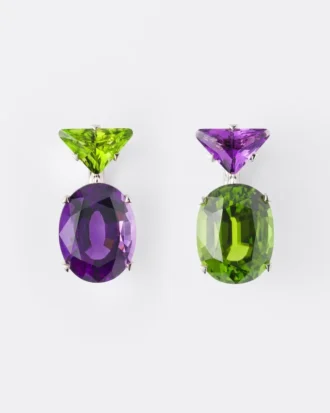 Visací náušnice Couleur Vivante – bílé zlato s peridotem a ametystem Visací náušnice Couleur Vivante – bílé zlato s peridotem a ametystem