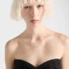 Vlněný a kašmírový bandeau top s broží Vlněný a kašmírový bandeau top s broží